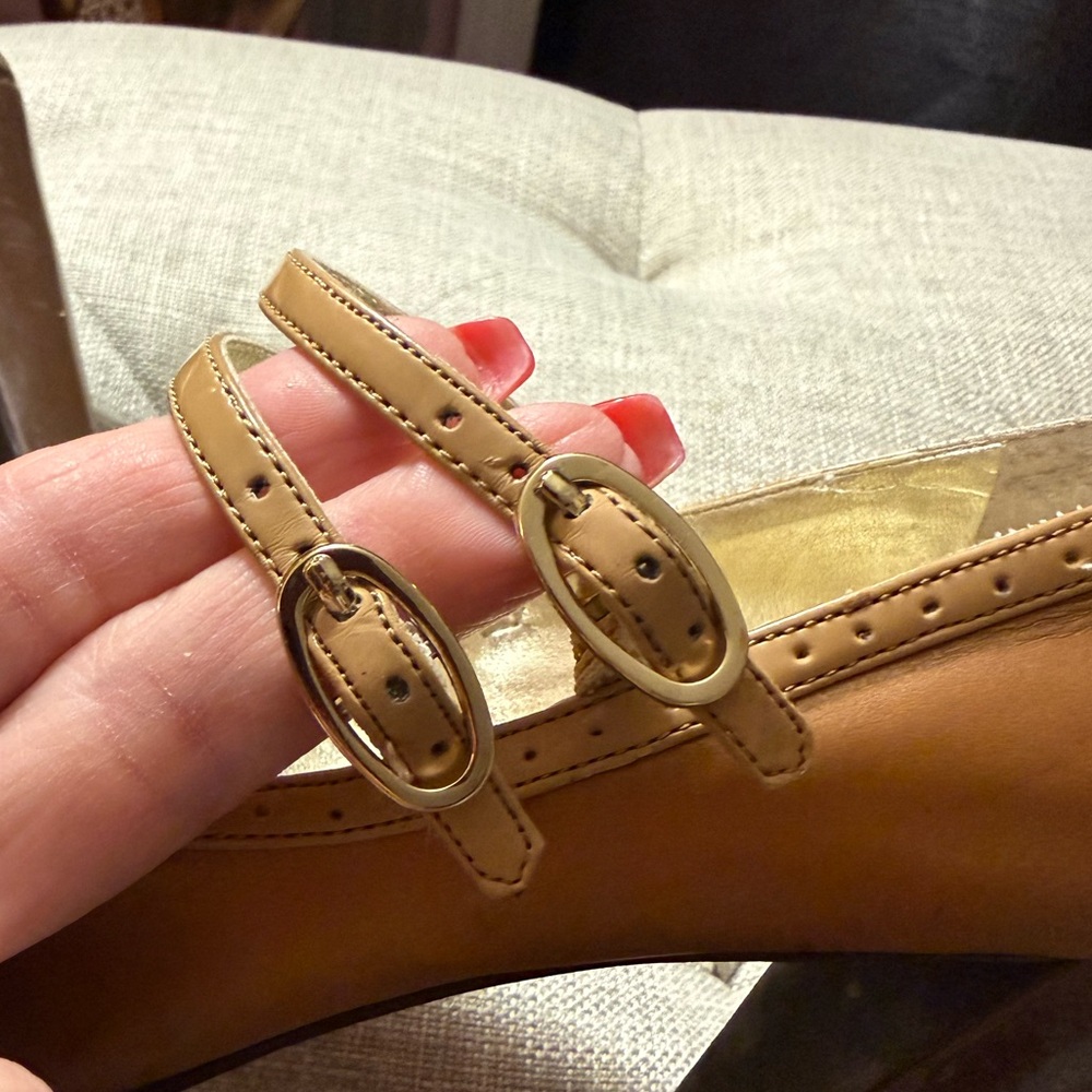 BCBG Paris Mary Jane Heels Size 8 Brown Tan Brogue Oxford Pumps Vintage Style - Picture 6 of 13